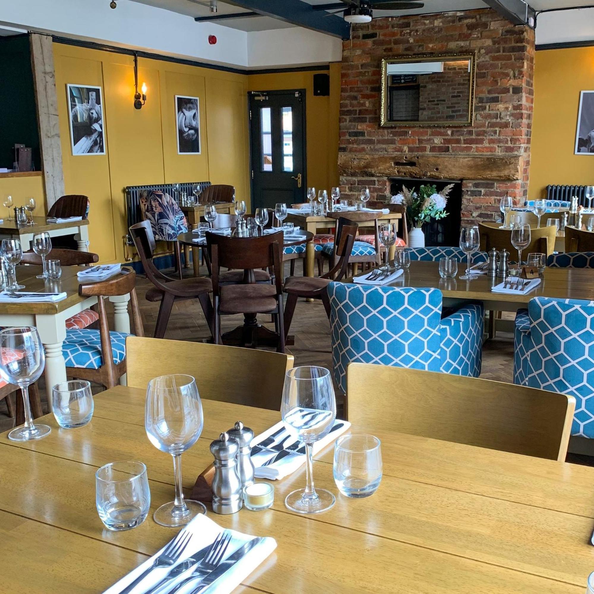 The Kings Head Inn, Home Of The Acle Steak Ngoại thất bức ảnh